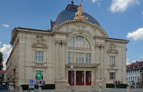 Vorderansicht Stadttheater Fürth